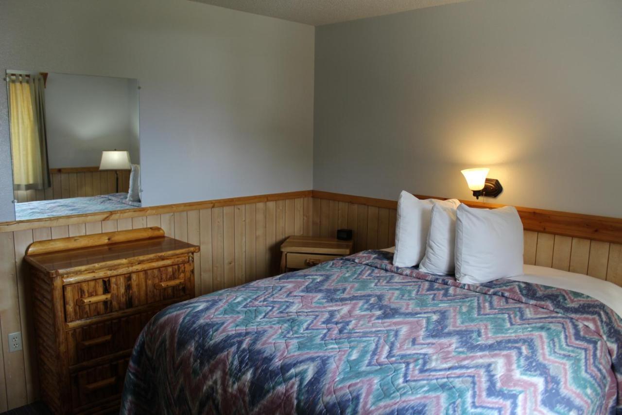 Alpine Motel Of Cooke City Eksteriør bilde